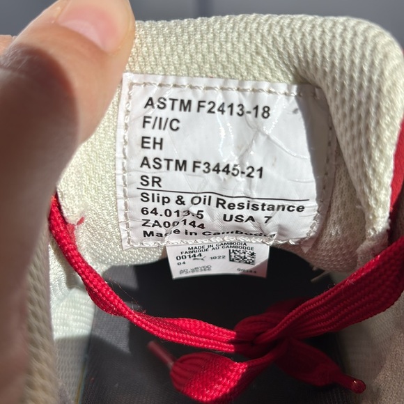 NWT Puma Safety Work Shoes - Iconic Suede Red Womens Low - Picture 16 of 16